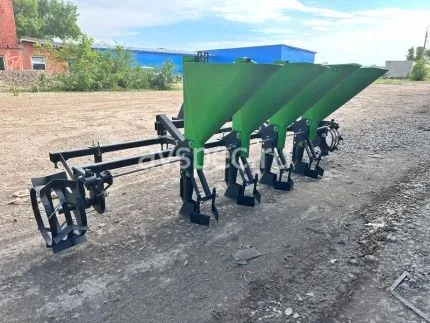 Чеснокосажалка (сеялка чеснока) шестирядная